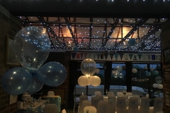 function room weeding blue balloons